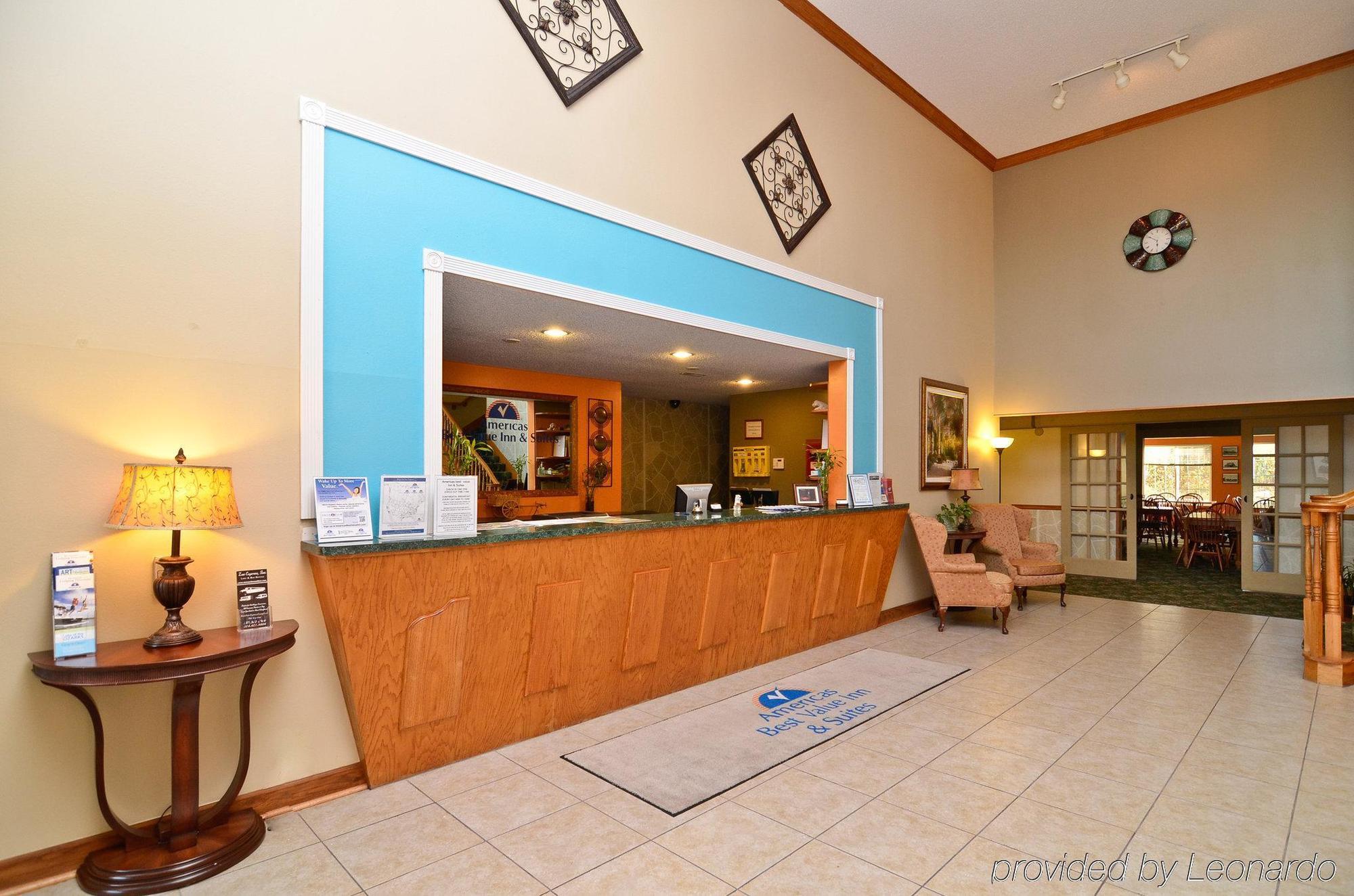 Super 8 By Wyndham Lake Of The Ozarks Eldon Interior photo